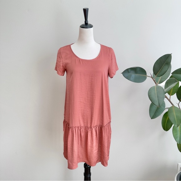 AERIE Dusty Rose Short Sleeve Drop Waist Ruffle Satin Dress Sz S - Picture 1 of 8